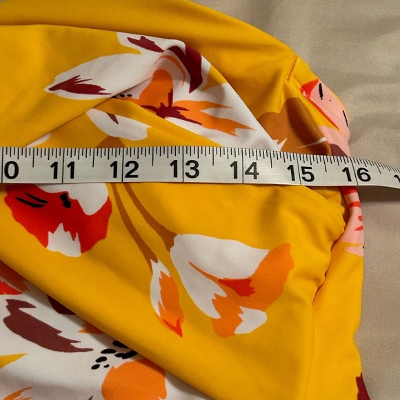 Kona Sol Women’s 14W Twist Bandeau One Piece Swimsuit Yellow Floral Swim - Picture 10 of 13